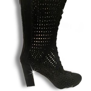 *Black Lace Up Boot, Like New* (SZ 7.5)